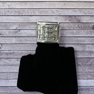 Elegant Silver Ring with Clear Stones